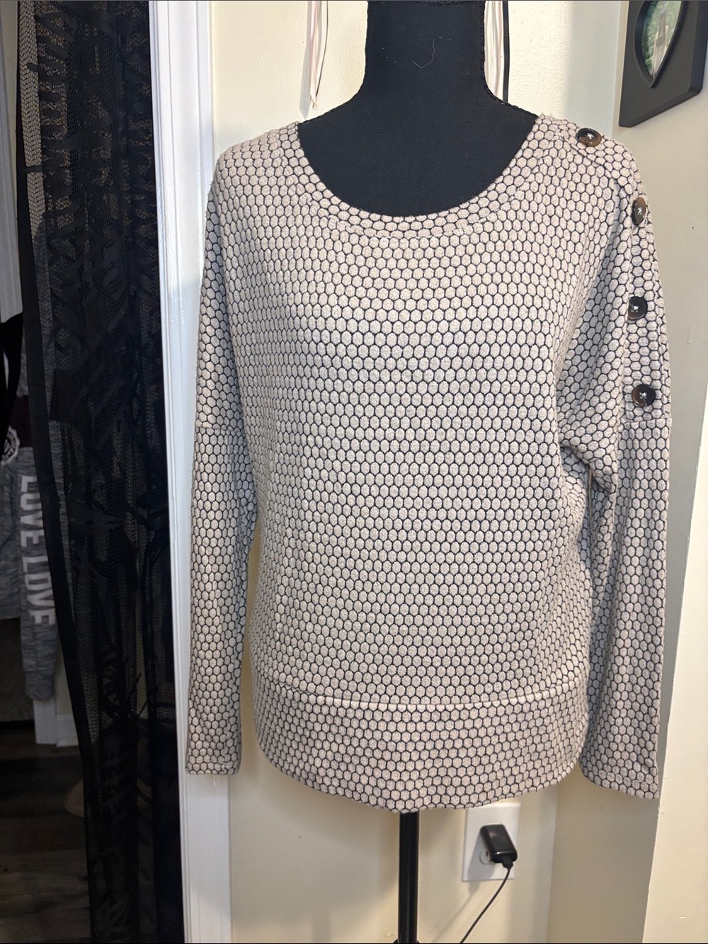 Women's beige and Black Honeycomb Button-Shoulder Sweater